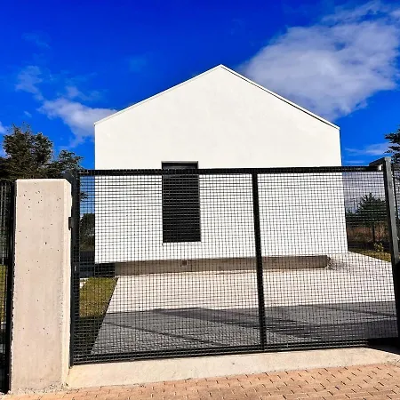 Casa Con Piscina, Entre La Playa Y La Montana