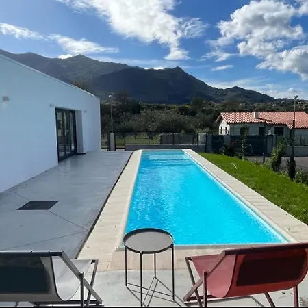 Casa Con Piscina, Entre La Playa Y La Montana Holiday home La Isla