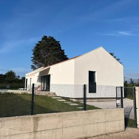 Casa Con Piscina, Entre La Playa Y La Montana Holiday home *