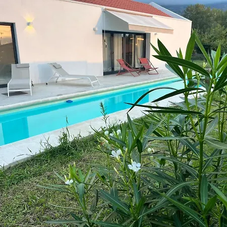 Casa Con Piscina, Entre La Playa Y La Montana