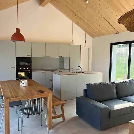 Prázdninový dům Casa Con Piscina, Entre La Playa Y La Montana La Isla